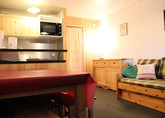 Serac - Location: En De La Station Mae-9049 *