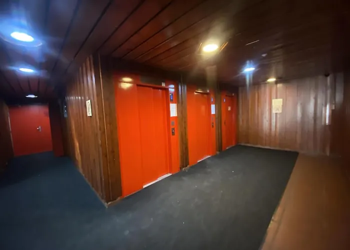 Serac - Location: En De La Station Mae-9049