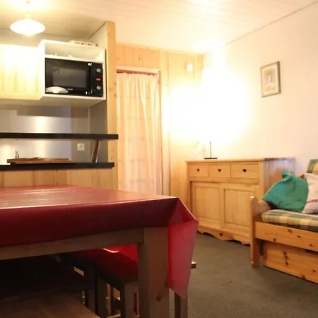 Serac - Location: En De La Station Mae-9049 Apartment