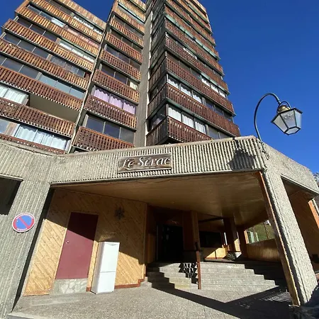 Serac - Location: En De La Station Mae-9049 *